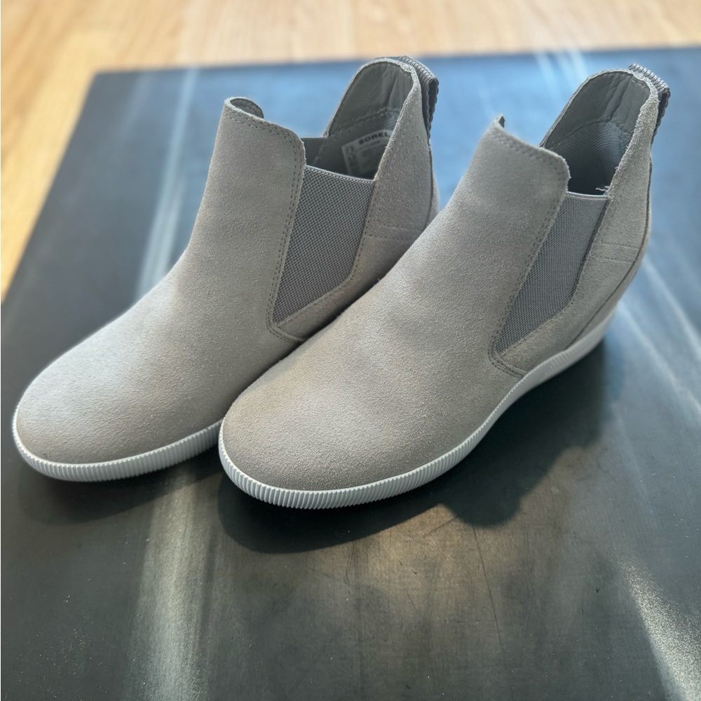 Sorel Out N About Slip on Wedges size 7.5